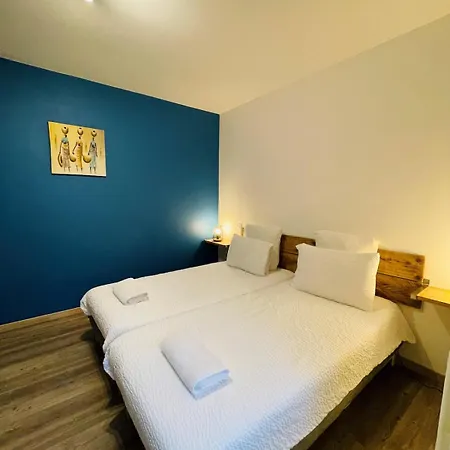 Domaine-charme-piscine-domme * Domme