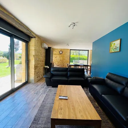 Domaine-charme-piscine-domme