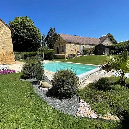 Domaine-charme-piscine-domme * Domme