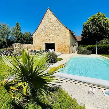 Domaine-charme-piscine-domme Domme